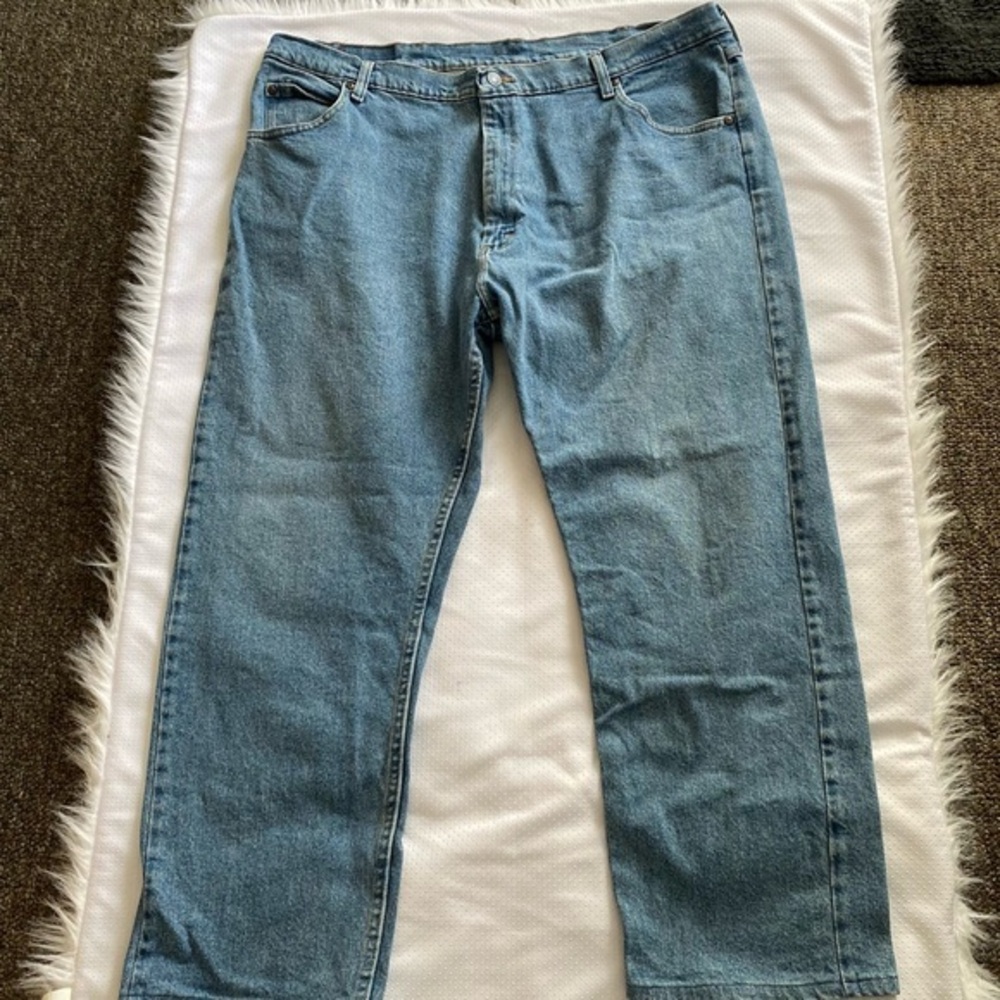 Wrangler Jeans Mens Size 42X30 Light Wash Work Straight Leg